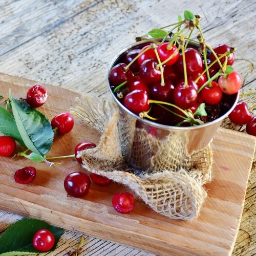 Cherry aromatic extract