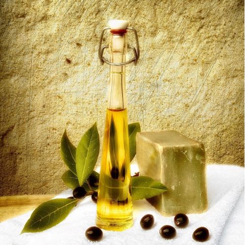 Hydrophilic oil for thorough cleansing of the skin