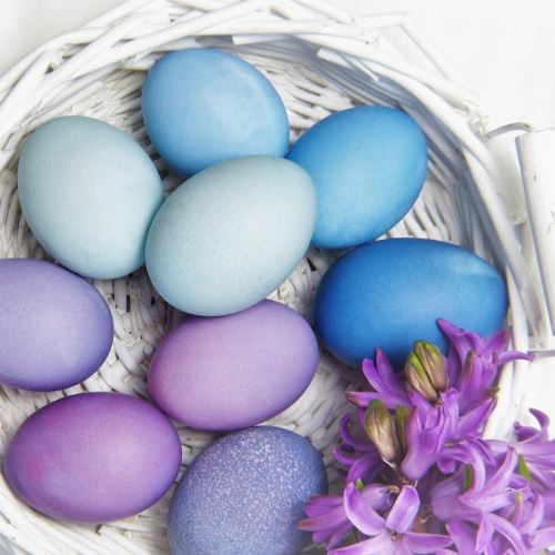Natural dyes for Easter eggs - from ingredients you have in your pantry