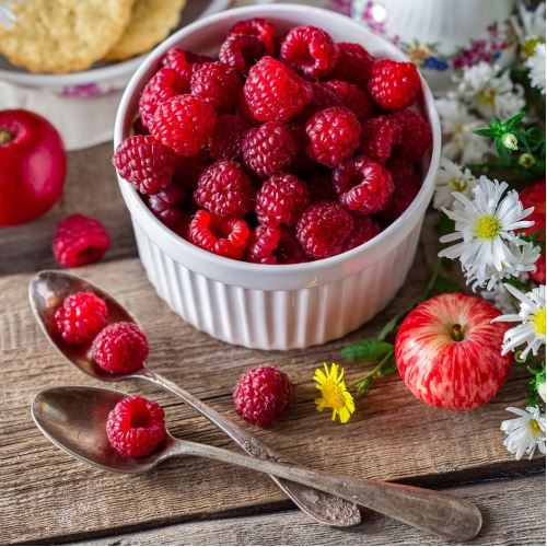 Raspberry aromatic extract